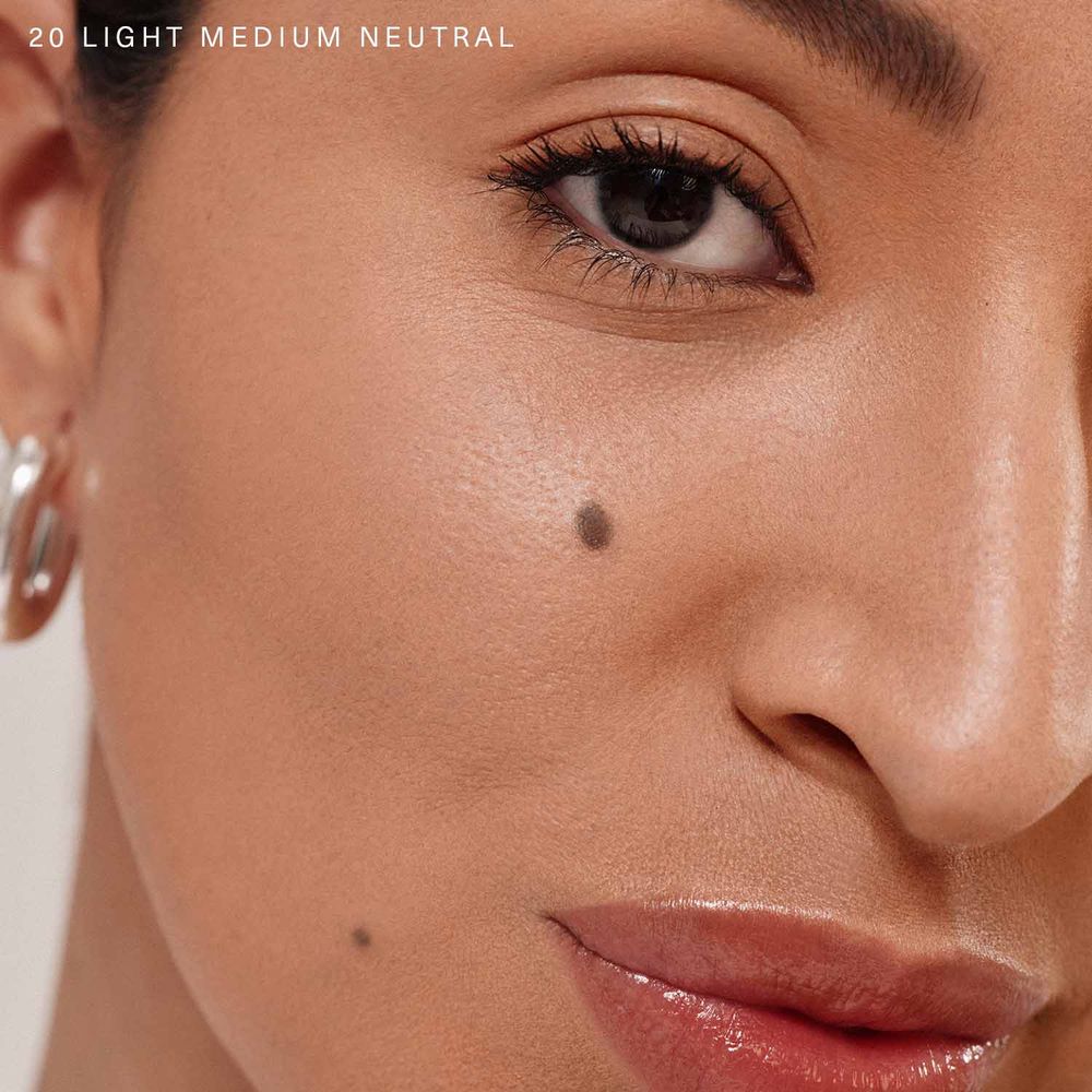 Rare Beauty True to Myself Natural Matte Longwear Foundation 20 Light Medium Neutral, foto 2