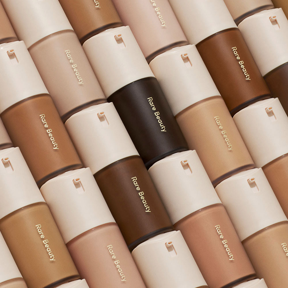 Rare Beauty True to Myself Natural Matte Longwear Foundation 44 Deep Warm, foto 7